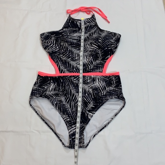 Time and Tru Women's Cut-Out One-Piece Swimsuit xl - Picture 4 of 13